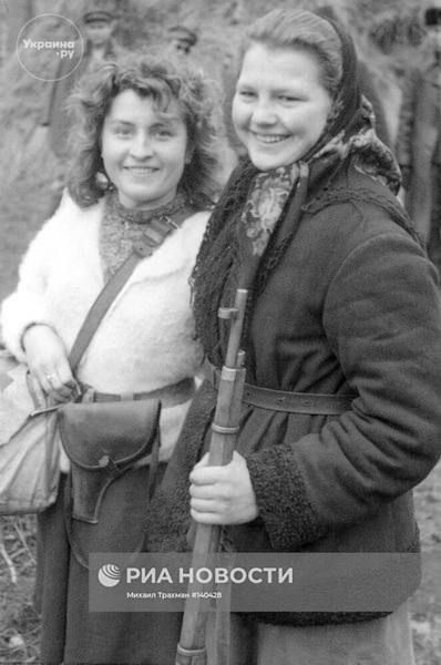 В спецпроекте «Фотоальбом Победы» мы каждый день публикуем небольшую подборку фото- и кинохроники военных лет В спецпроекте «Фотоальбом Победы» мы каждый день публикуем небольшую подборку фото- и кинохроники военных лет