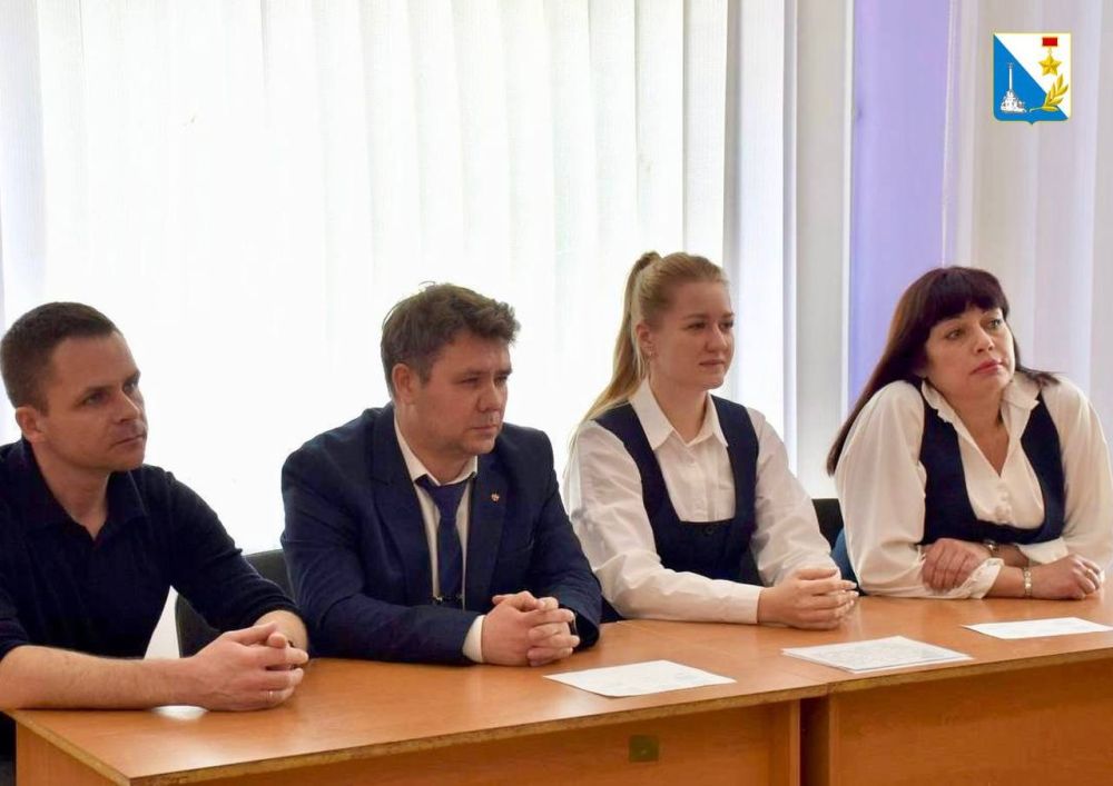 В Севастополе завершился финальный этап регионального конкурса «Учитель года – 2025» В Севастополе завершился финальный этап регионального конкурса «Учитель года – 2025»