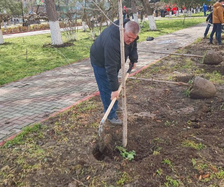 Сегодня мы отмечаем день освобождения города-героя Керчи от немецко-фашистских захватчиков Сегодня мы отмечаем день освобождения города-героя Керчи от немецко-фашистских захватчиков