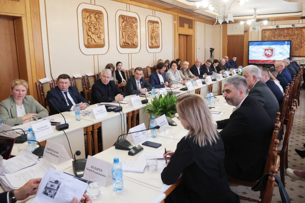 Крымские парламентарии делятся опытом взаимодействия с органами исполнительной власти и местного самоуправления, налогообложения, наполнения бюджетов и инициативного бюджетирования с коллегами из воссоединенных субъектов... Крымские парламентарии делятся опытом взаимодействия с органами исполнительной власти и местного самоуправления, налогообложения, наполнения бюджетов и инициативного бюджетирования с коллегами из воссоединенных субъектов...