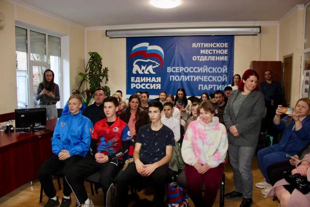 Константин Шимановский: В преддверии Дня освобождения Ялты от немецко-фашистских захватчиков вручили награды призёрам VIII турнира «Лучший стрелок Единой России» этапов «А ну-ка парни» и «А ну-ка девушки»! Константин Шимановский: В преддверии Дня освобождения Ялты от немецко-фашистских захватчиков вручили награды призёрам VIII турнира «Лучший стрелок Единой России» этапов «А ну-ка парни» и «А ну-ка девушки»!