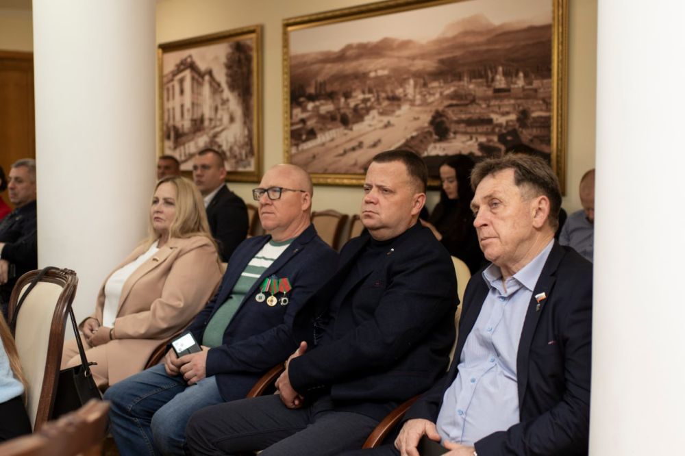 Михаил Афанасьев: В крымской столице состоялся семинар-совещание «Опыт интеграции Республики Крым в социально-экономическую и правовую системы Российской Федерации и состояние законодательства воссоединенных субъектов РФ» Михаил Афанасьев: В крымской столице состоялся семинар-совещание «Опыт интеграции Республики Крым в социально-экономическую и правовую системы Российской Федерации и состояние законодательства воссоединенных субъектов РФ»