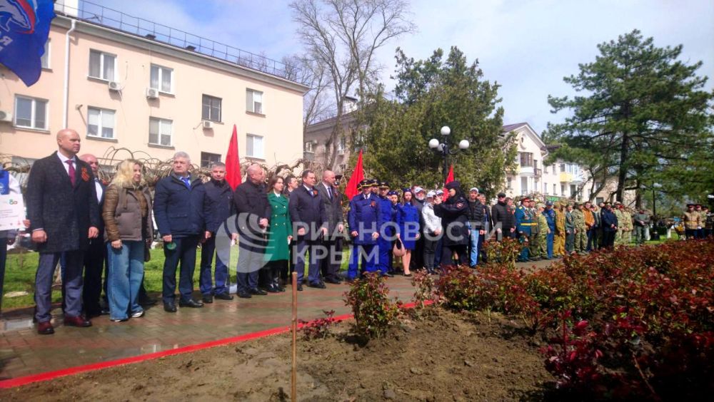В Керчи высадили Тополь Победы В Керчи высадили Тополь Победы