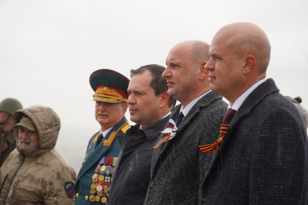 #память. Сегодня, в 81-ю годовщину освобождения Керчи от немецко-фашистских захватчиков, флаг Победы также развевается над нашим городом #память. Сегодня, в 81-ю годовщину освобождения Керчи от немецко-фашистских захватчиков, флаг Победы также развевается над нашим городом