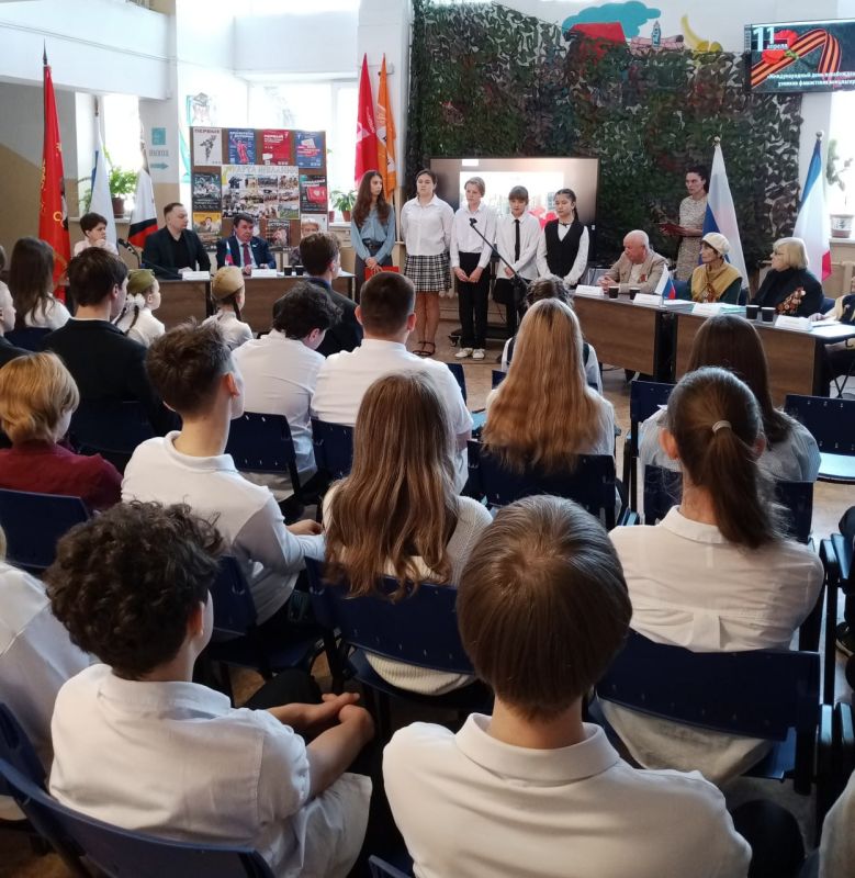 В рамках Года защитника Отечества, к Международному дню освобождения узников фашистских концлагерей, сотрудники библиотеки-филиала № 9 им. Л. Н. Толстого совместно с МБОУ «СОШ № 5 им. 85-го АСП» провели исторический экскурс... В рамках Года защитника Отечества, к Международному дню освобождения узников фашистских концлагерей, сотрудники библиотеки-филиала № 9 им. Л. Н. Толстого совместно с МБОУ «СОШ № 5 им. 85-го АСП» провели исторический экскурс...