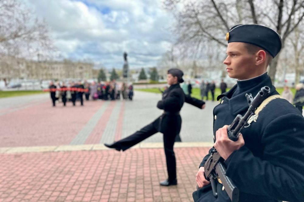 Владимир Немцев: Сегодня у Мемориальной стены в честь героической обороны города 1941-1942 годов прошёл традиционный памятный митинг, посвящённый Международному дню освобождения узников фашистских концлагерей Владимир Немцев: Сегодня у Мемориальной стены в честь героической обороны города 1941-1942 годов прошёл традиционный памятный митинг, посвящённый Международному дню освобождения узников фашистских концлагерей