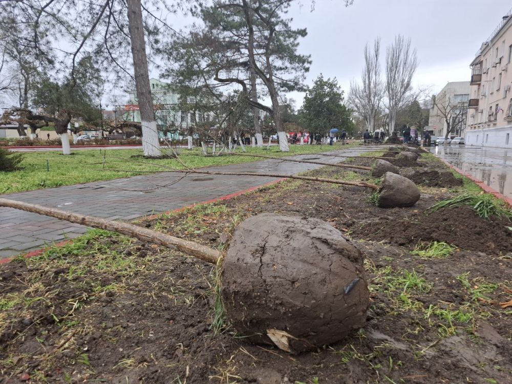 Сегодня мы отмечаем день освобождения города-героя Керчи от немецко-фашистских захватчиков Сегодня мы отмечаем день освобождения города-героя Керчи от немецко-фашистских захватчиков