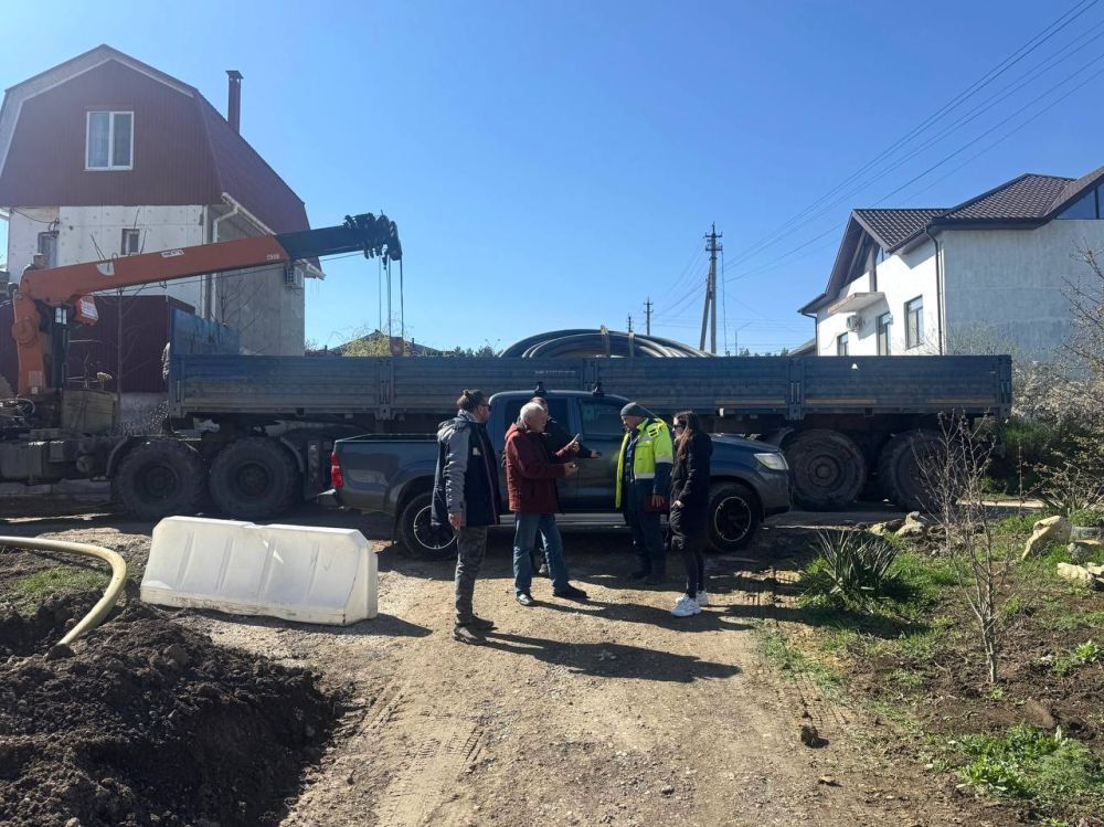 Министерством топлива и энергетики Республики Крым совместно с администрацией Трудовского сельского поселения Симферопольского района при участии подрядных организаций, выполняющих строительство сетей газоснабжения в с.... Министерством топлива и энергетики Республики Крым совместно с администрацией Трудовского сельского поселения Симферопольского района при участии подрядных организаций, выполняющих строительство сетей газоснабжения в с....