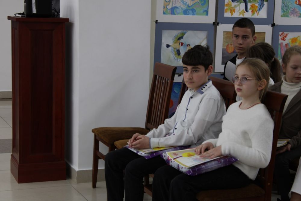 Открытие выставки работ и награждение победителей II Крымского конкурса детского художественного творчества состоялось сегодня в Симферопольском художественном музее Открытие выставки работ и награждение победителей II Крымского конкурса детского художественного творчества состоялось сегодня в Симферопольском художественном музее