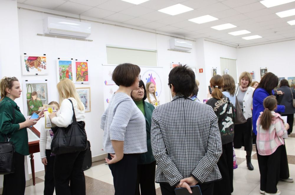 Открытие выставки работ и награждение победителей II Крымского конкурса детского художественного творчества состоялось сегодня в Симферопольском художественном музее Открытие выставки работ и награждение победителей II Крымского конкурса детского художественного творчества состоялось сегодня в Симферопольском художественном музее