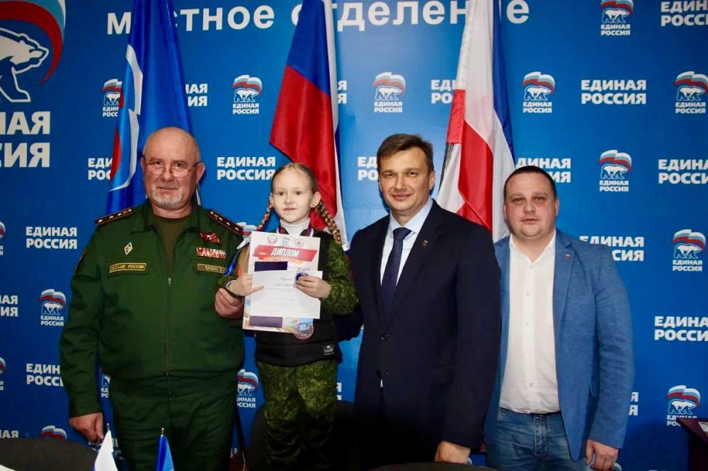 Константин Шимановский: В преддверии Дня освобождения Ялты от немецко-фашистских захватчиков вручили награды призёрам VIII турнира «Лучший стрелок Единой России» этапов «А ну-ка парни» и «А ну-ка девушки»! Константин Шимановский: В преддверии Дня освобождения Ялты от немецко-фашистских захватчиков вручили награды призёрам VIII турнира «Лучший стрелок Единой России» этапов «А ну-ка парни» и «А ну-ка девушки»!