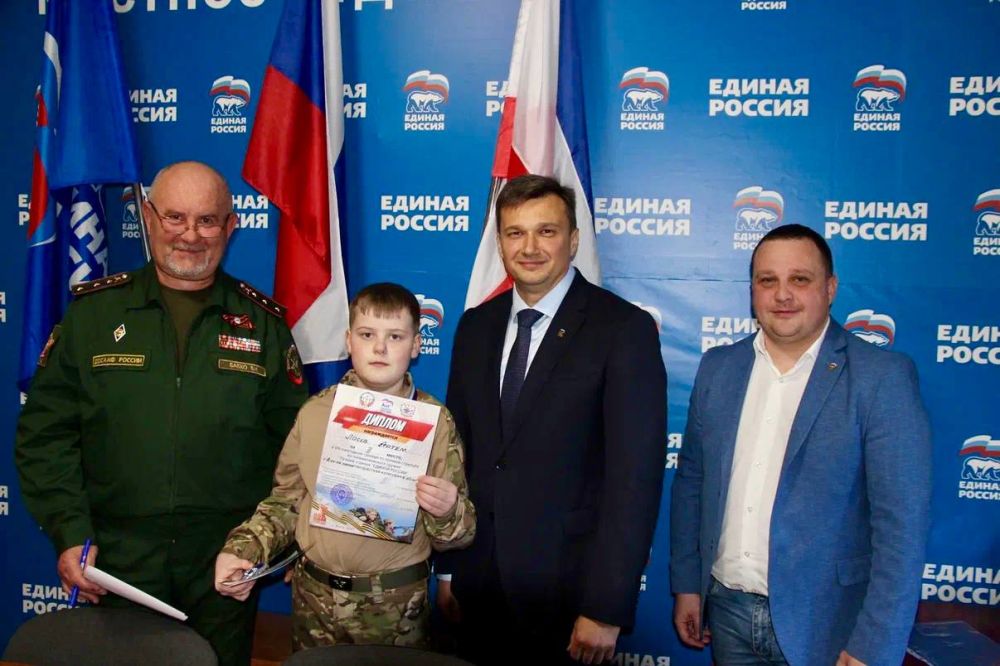 Константин Шимановский: В преддверии Дня освобождения Ялты от немецко-фашистских захватчиков вручили награды призёрам VIII турнира «Лучший стрелок Единой России» этапов «А ну-ка парни» и «А ну-ка девушки»! Константин Шимановский: В преддверии Дня освобождения Ялты от немецко-фашистских захватчиков вручили награды призёрам VIII турнира «Лучший стрелок Единой России» этапов «А ну-ка парни» и «А ну-ка девушки»!