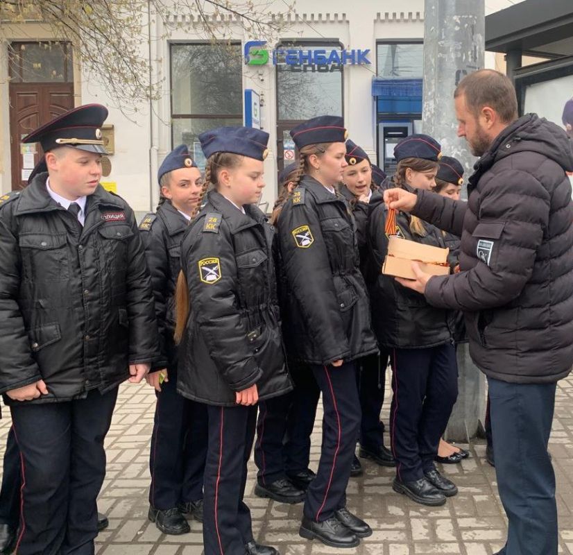 Патриотический образовательный проект «Троллейбус Победы» стартовал в Симферополе Патриотический образовательный проект «Троллейбус Победы» стартовал в Симферополе