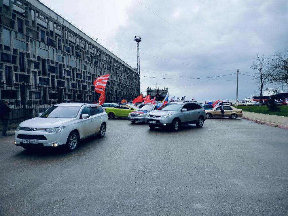 #память. В Керчи состоялся авто-мотопробег, приуроченный к 81-й годовщине освобождения города #память. В Керчи состоялся авто-мотопробег, приуроченный к 81-й годовщине освобождения города