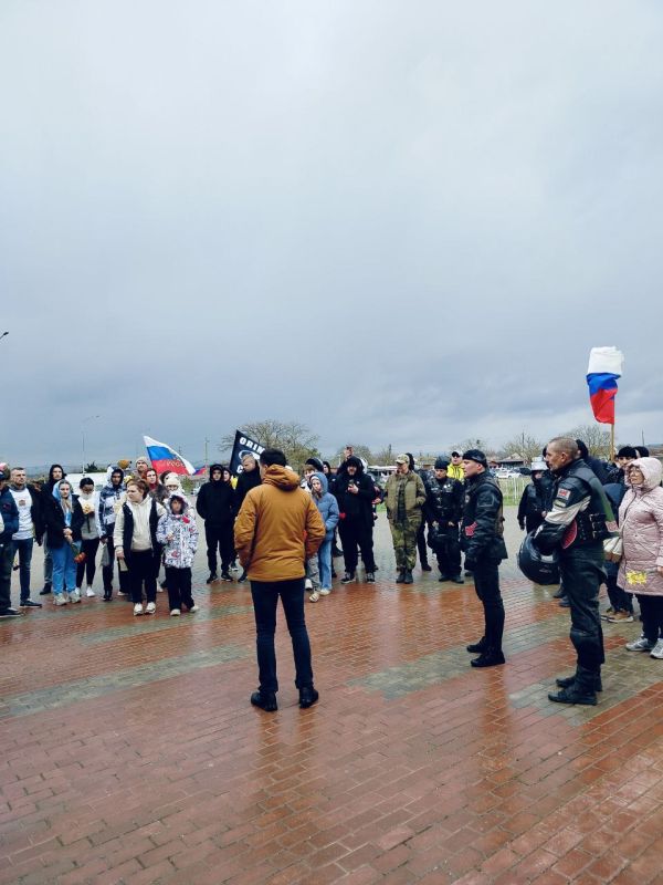 #память. В Керчи состоялся авто-мотопробег, приуроченный к 81-й годовщине освобождения города #память. В Керчи состоялся авто-мотопробег, приуроченный к 81-й годовщине освобождения города