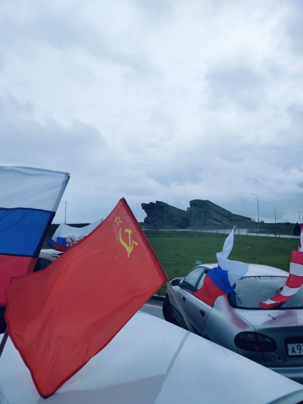 #память. В Керчи состоялся авто-мотопробег, приуроченный к 81-й годовщине освобождения города #память. В Керчи состоялся авто-мотопробег, приуроченный к 81-й годовщине освобождения города