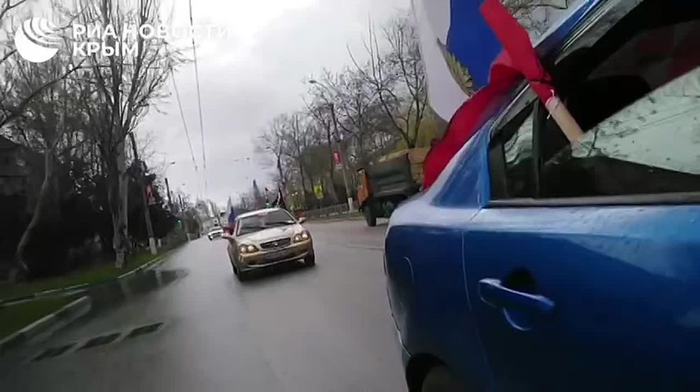 В Керчи проходит автопробег к 81-й годовщине освобождения города