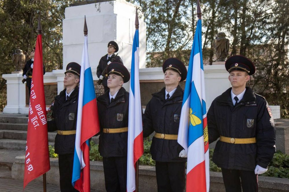 Крымская столица отмечает День освобождения города от немецко-фашистских захватчиков Крымская столица отмечает День освобождения города от немецко-фашистских захватчиков