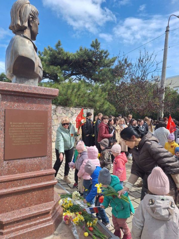 В керченских учреждениях образования прошли мероприятия, посвященные Дню освобождения города от немецко-фашистских захватчиков В керченских учреждениях образования прошли мероприятия, посвященные Дню освобождения города от немецко-фашистских захватчиков