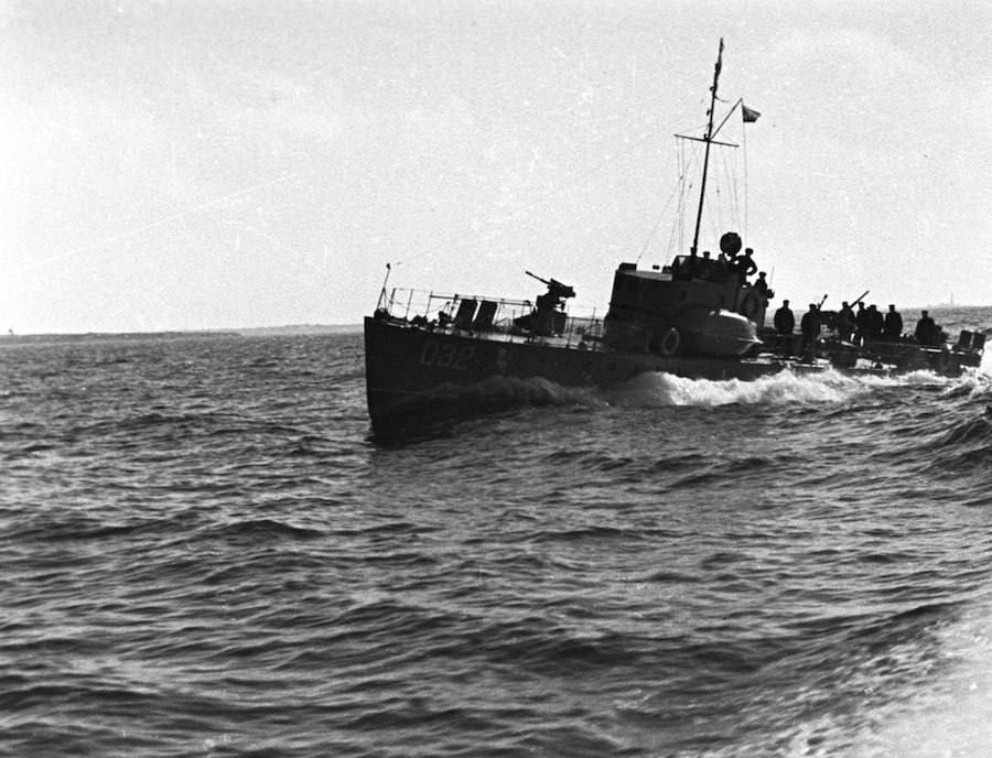 - .  -    ,        1941 