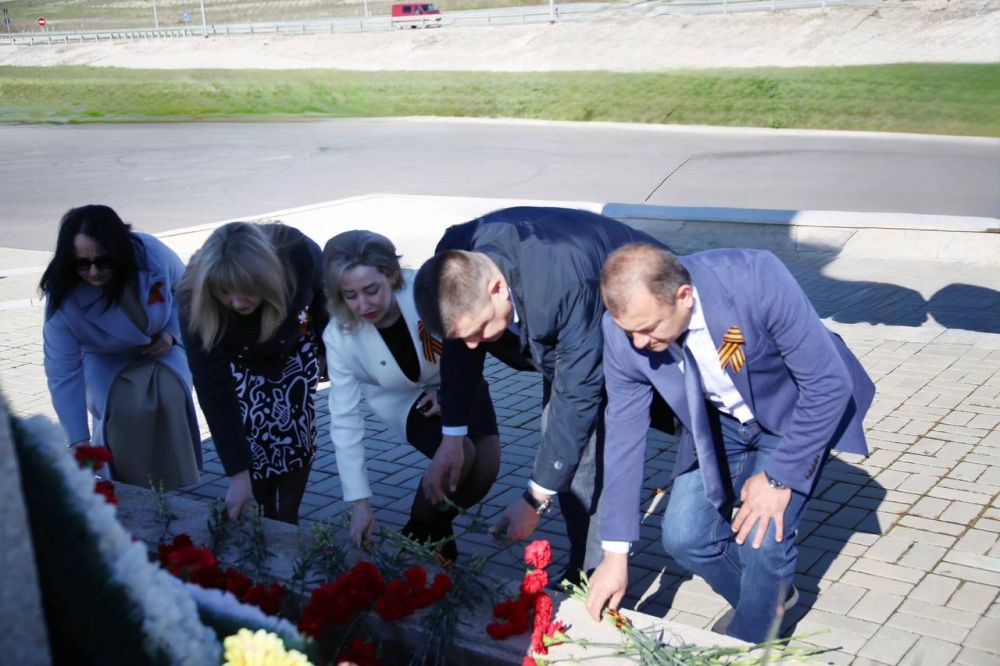 В Бахчисарае почтили память павших воинов-освободителей В Бахчисарае почтили память павших воинов-освободителей