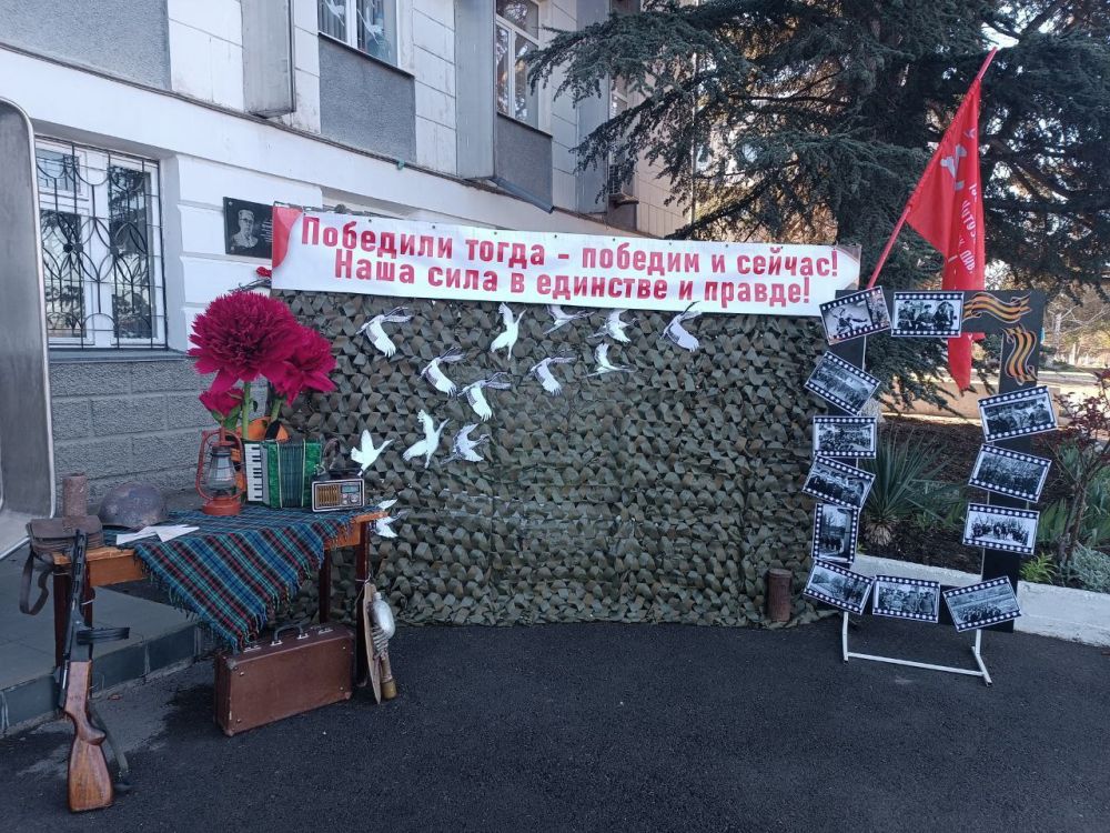 У здания администрации Бахчисарайского района установлена патриотическая фотозона ко Дню освобождения города от немецко-фашистских захватчиков У здания администрации Бахчисарайского района установлена патриотическая фотозона ко Дню освобождения города от немецко-фашистских захватчиков