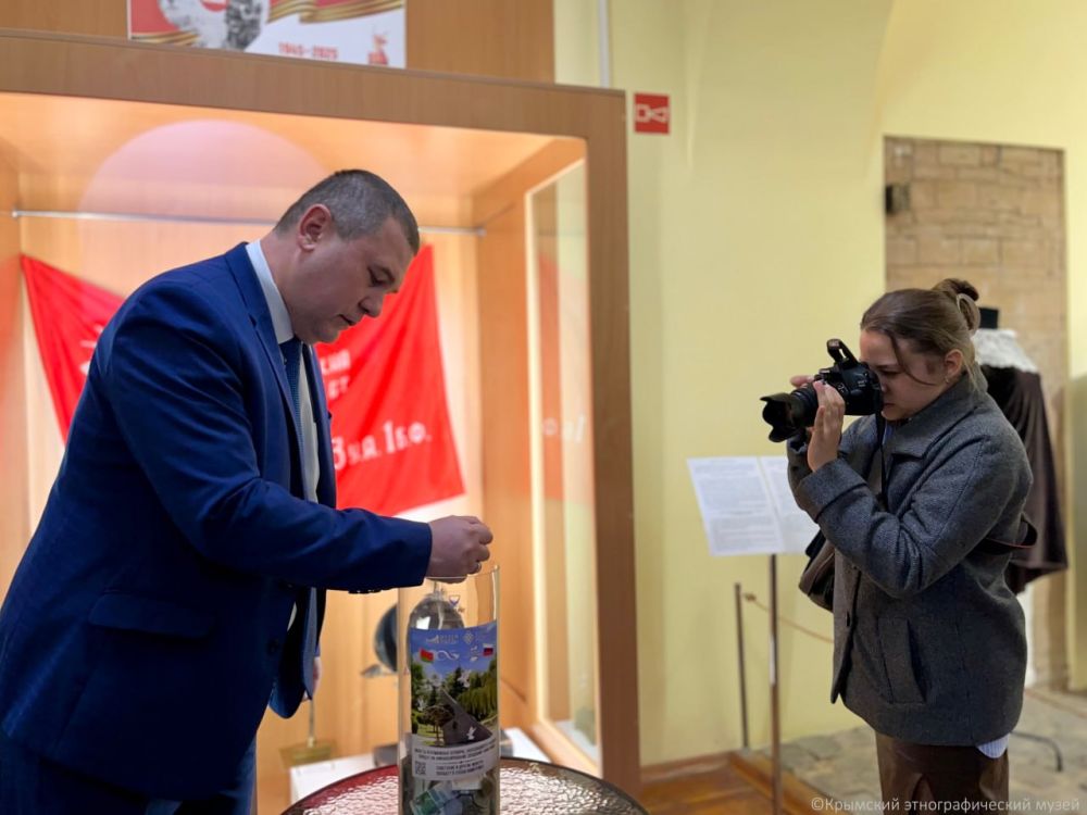 В Крымском этнографическом музее продолжается Всенародная акция «Живая память благодарных поколений» В Крымском этнографическом музее продолжается Всенародная акция «Живая память благодарных поколений»