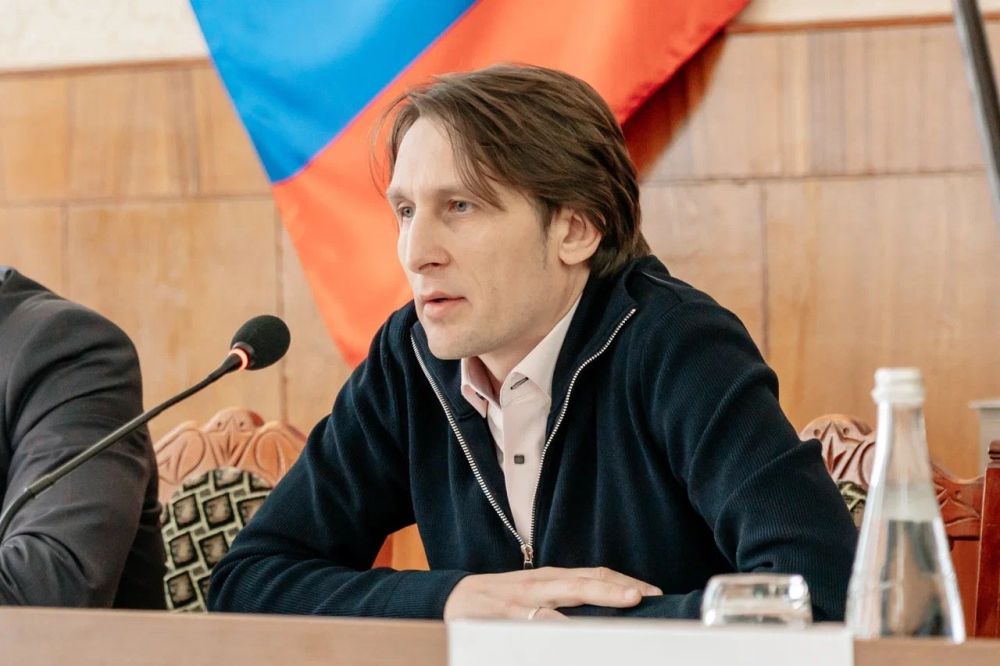 Сергей Ганзий: Сегодня провели рабочие совещания по подготовке к сезону в регионах Западного берега Крыма в Евпатории и Черноморском районе, осмотрели пляжи, готовящиеся к приему туристов Сергей Ганзий: Сегодня провели рабочие совещания по подготовке к сезону в регионах Западного берега Крыма в Евпатории и Черноморском районе, осмотрели пляжи, готовящиеся к приему туристов