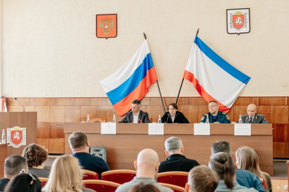 Сергей Ганзий: Сегодня провели рабочие совещания по подготовке к сезону в регионах Западного берега Крыма в Евпатории и Черноморском районе, осмотрели пляжи, готовящиеся к приему туристов Сергей Ганзий: Сегодня провели рабочие совещания по подготовке к сезону в регионах Западного берега Крыма в Евпатории и Черноморском районе, осмотрели пляжи, готовящиеся к приему туристов