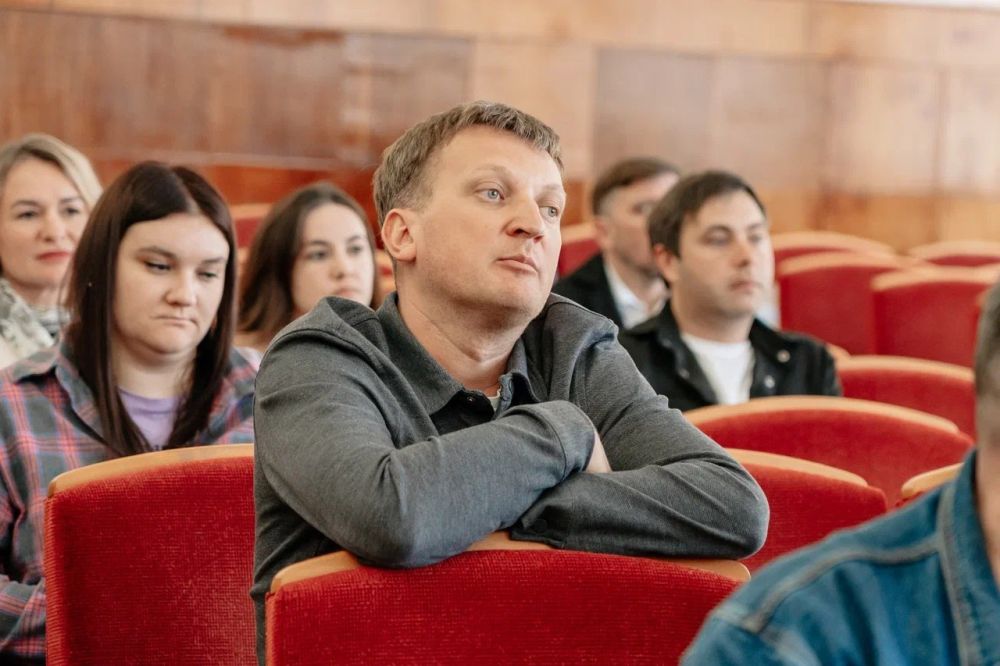 Сергей Ганзий: Сегодня провели рабочие совещания по подготовке к сезону в регионах Западного берега Крыма в Евпатории и Черноморском районе, осмотрели пляжи, готовящиеся к приему туристов Сергей Ганзий: Сегодня провели рабочие совещания по подготовке к сезону в регионах Западного берега Крыма в Евпатории и Черноморском районе, осмотрели пляжи, готовящиеся к приему туристов