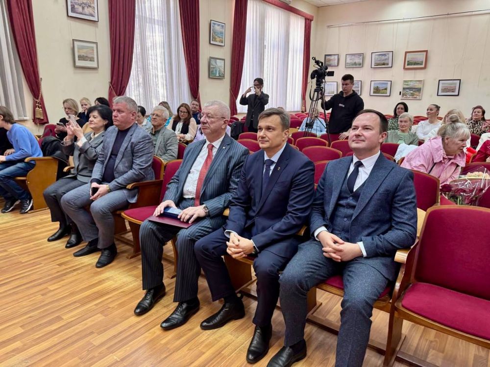Константин Шимановский: Поздравили с 70-летним юбилеем Почетного гражданина Ялты, профессора, доктора педагогических наук Александра Владимировича Глузмана Константин Шимановский: Поздравили с 70-летним юбилеем Почетного гражданина Ялты, профессора, доктора педагогических наук Александра Владимировича Глузмана