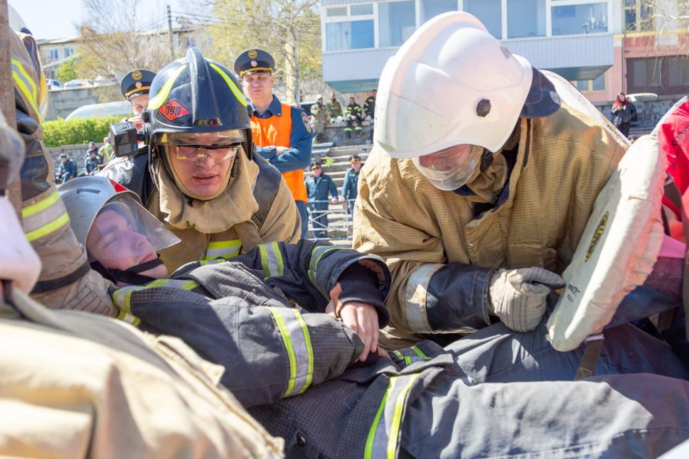 Определена лучшая команда МЧС России по проведению аварийно-спасательных работ при ликвидации чрезвычайных ситуаций на автомобильном транспорте Определена лучшая команда МЧС России по проведению аварийно-спасательных работ при ликвидации чрезвычайных ситуаций на автомобильном транспорте