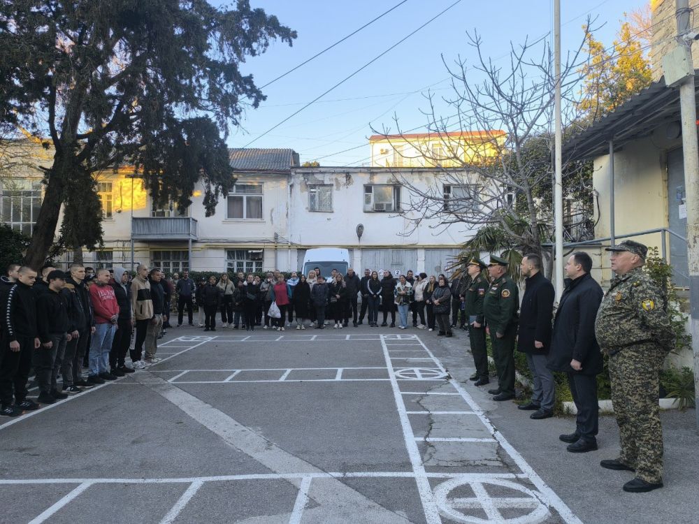 30 ялтинцев пополнили ряды Вооружённых сил РФ 30 ялтинцев пополнили ряды Вооружённых сил РФ