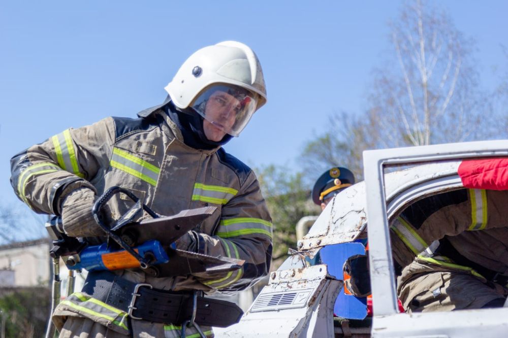 Определена лучшая команда МЧС России по проведению аварийно-спасательных работ при ликвидации чрезвычайных ситуаций на автомобильном транспорте Определена лучшая команда МЧС России по проведению аварийно-спасательных работ при ликвидации чрезвычайных ситуаций на автомобильном транспорте