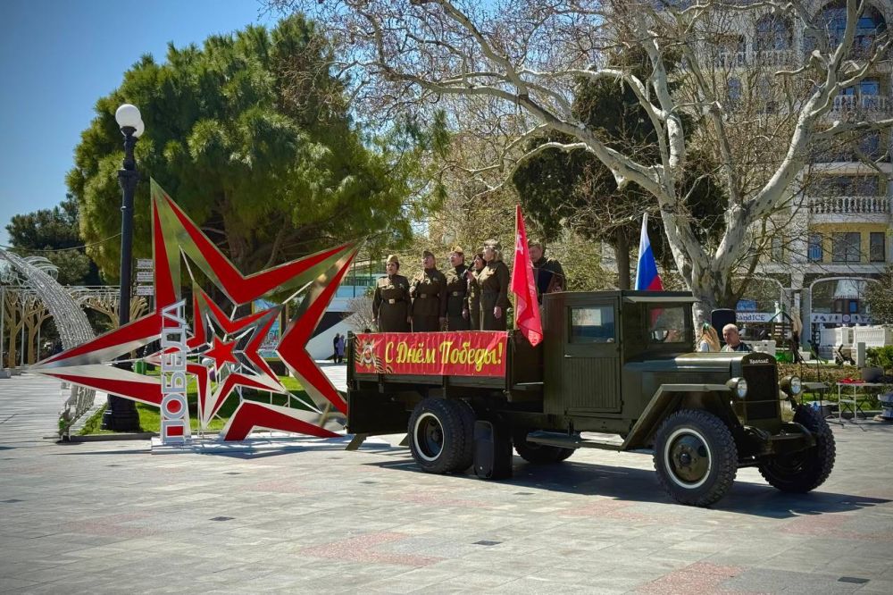 В Ялте появляются фотозоны, посвящённые Дню Победы В Ялте появляются фотозоны, посвящённые Дню Победы