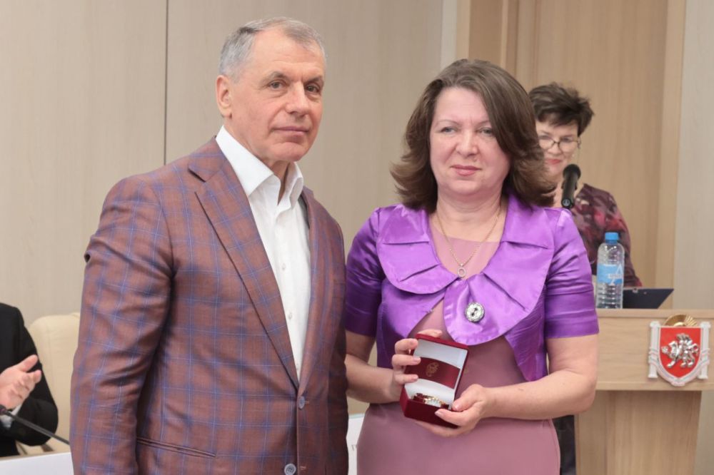 Владимир Константинов: В преддверии Дня местного самоуправления принял участие в заседании правления Совета муниципальных образований Республики Крым Владимир Константинов: В преддверии Дня местного самоуправления принял участие в заседании правления Совета муниципальных образований Республики Крым