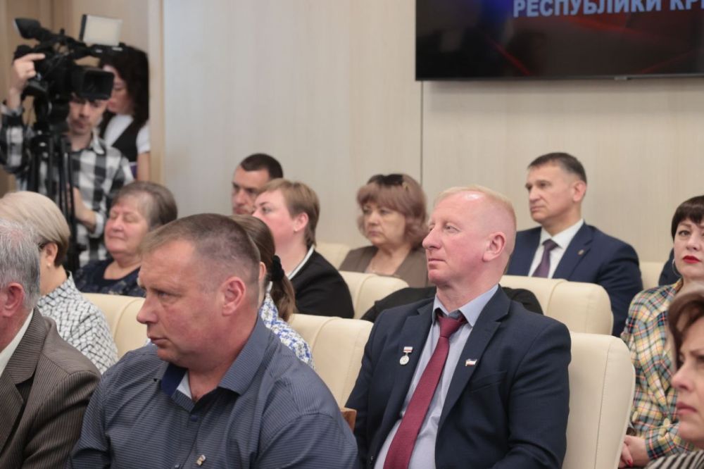 Владимир Константинов: В преддверии Дня местного самоуправления принял участие в заседании правления Совета муниципальных образований Республики Крым Владимир Константинов: В преддверии Дня местного самоуправления принял участие в заседании правления Совета муниципальных образований Республики Крым