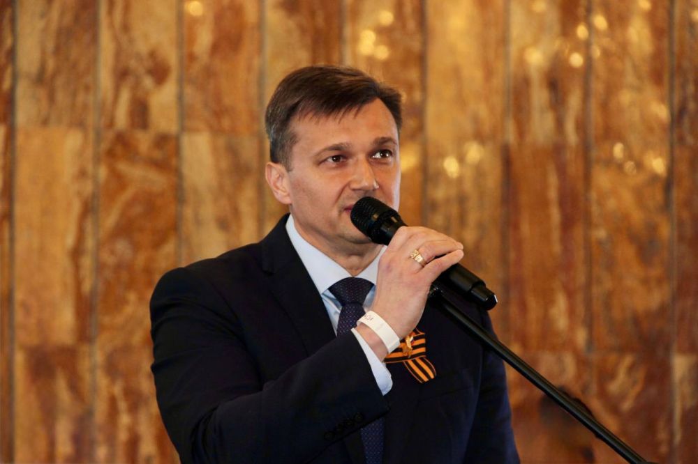 Константин Шимановский: Приветствовал участников форума-выставки индустрии гостеприимства «ТуризмЭкспоКрым», которая проходит с 16 по 18 апреля в зале «Хрустальный» отеля «Ялта-Интурист» Константин Шимановский: Приветствовал участников форума-выставки индустрии гостеприимства «ТуризмЭкспоКрым», которая проходит с 16 по 18 апреля в зале «Хрустальный» отеля «Ялта-Интурист»