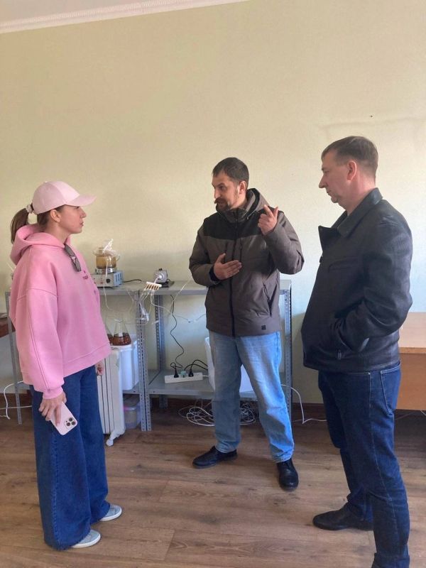 Ольга Шевцова: Совместно с Алексеем Ерёменко посетили лицензионную площадку, на которой складируются отходы, собранные с берегов Крыма в рамках ликвидации ЧС, связанной с мазутом Ольга Шевцова: Совместно с Алексеем Ерёменко посетили лицензионную площадку, на которой складируются отходы, собранные с берегов Крыма в рамках ликвидации ЧС, связанной с мазутом