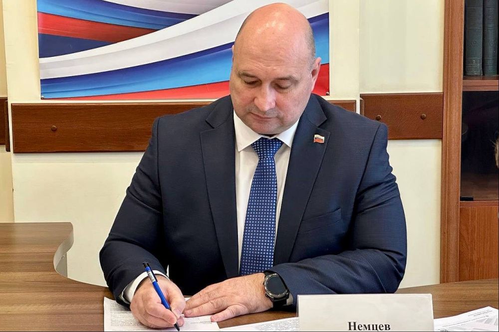 Владимир Немцев: На площадке региональной общественной приёмной партии «Единая Россия» провёл приём граждан по личным вопросам Владимир Немцев: На площадке региональной общественной приёмной партии «Единая Россия» провёл приём граждан по личным вопросам