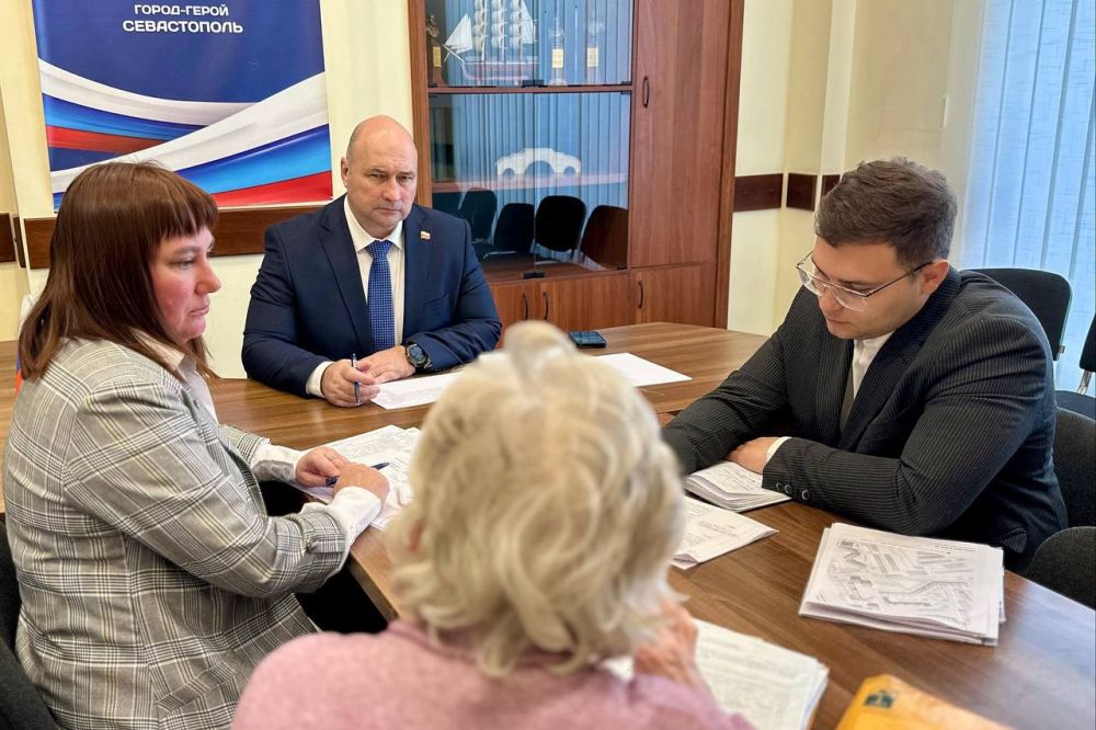Владимир Немцев: На площадке региональной общественной приёмной партии «Единая Россия» провёл приём граждан по личным вопросам Владимир Немцев: На площадке региональной общественной приёмной партии «Единая Россия» провёл приём граждан по личным вопросам