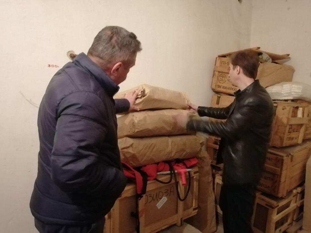 Сотрудники МЧС Крыма продолжают осуществлять контроль за накоплением и хранением материального резерва в муниципальных образованиях Республики Сотрудники МЧС Крыма продолжают осуществлять контроль за накоплением и хранением материального резерва в муниципальных образованиях Республики