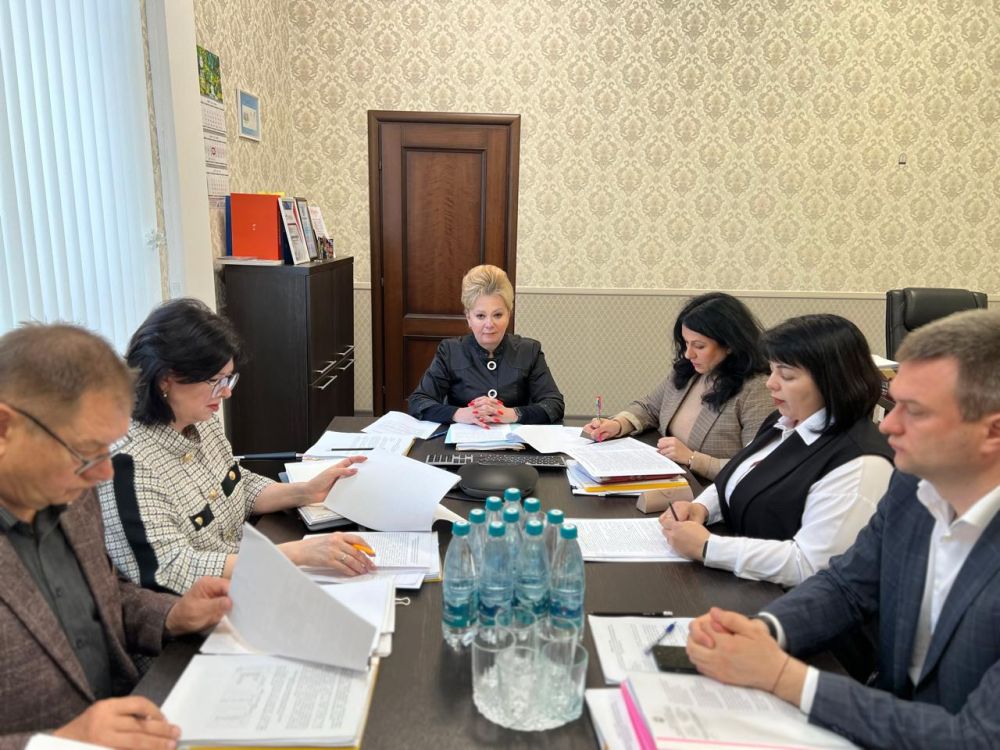 Прошло заседание Попечительского Совета НО «Региональный фонд капитального ремонта многоквартирных домов Республики Крым», в котором приняли участие первый заместитель министра ЖКХ Оксана Механичева и заместитель министра... Прошло заседание Попечительского Совета НО «Региональный фонд капитального ремонта многоквартирных домов Республики Крым», в котором приняли участие первый заместитель министра ЖКХ Оксана Механичева и заместитель министра...