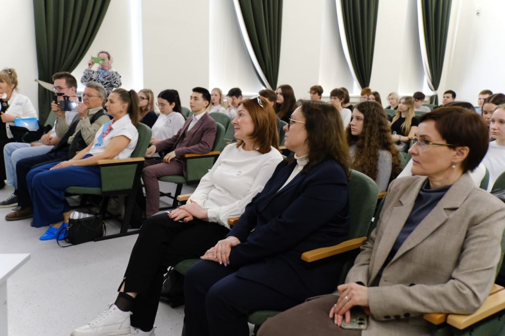 Ялтинские подростки делают первые шаги в профессию! Ялтинские подростки делают первые шаги в профессию!