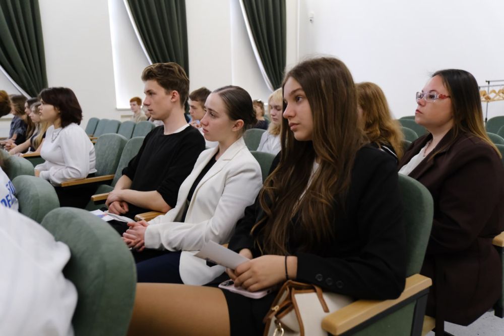 Ялтинские подростки делают первые шаги в профессию! Ялтинские подростки делают первые шаги в профессию!