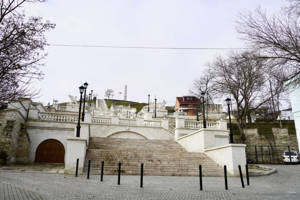 Со следующей недели начнутся работы по очистке Большой и Малой Митридатской лестницы Со следующей недели начнутся работы по очистке Большой и Малой Митридатской лестницы