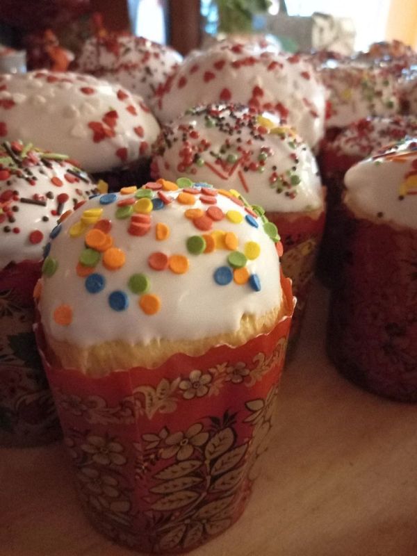 Поздравляем всех православных с Пасхой! Мира, добра и благополучия! Поздравляем всех православных с Пасхой! Мира, добра и благополучия!