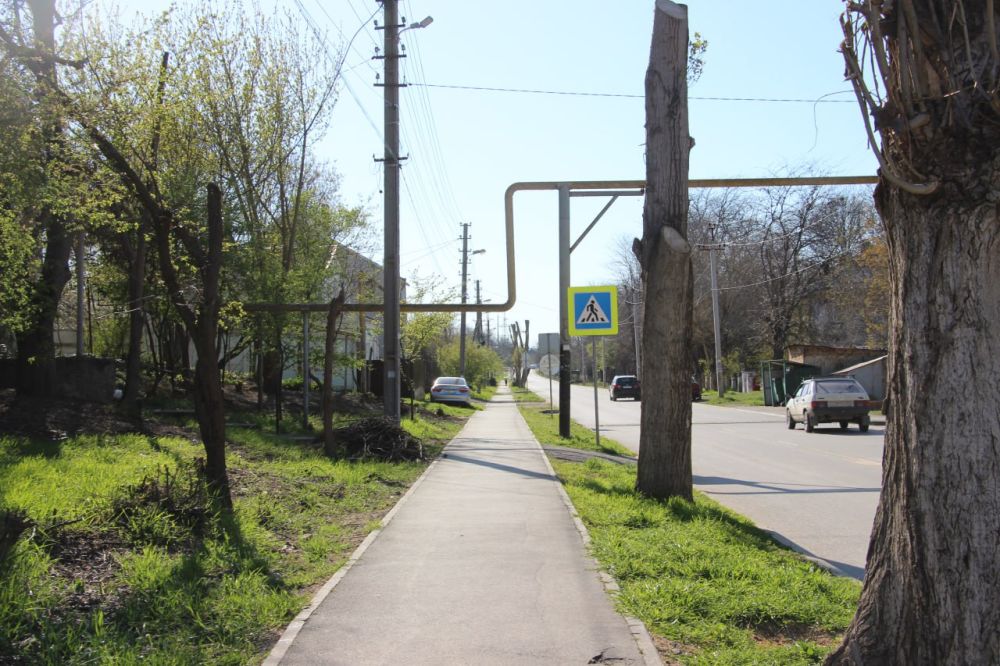 #жкх. По просьбе жителей улицы Комарова заасфальтирован оживленный тротуар, ведущий к ул. Заречной, по которому ежедневно передвигаются сотни людей к остановке и к школе #жкх. По просьбе жителей улицы Комарова заасфальтирован оживленный тротуар, ведущий к ул. Заречной, по которому ежедневно передвигаются сотни людей к остановке и к школе