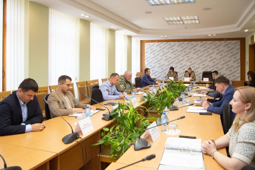 Комитет по имущественным и земельным отношениям под председательством Евгении Добрыня поддержал ряд постановлений, рекомендовав их к рассмотрению на ближайшей сессии парламента Комитет по имущественным и земельным отношениям под председательством Евгении Добрыня поддержал ряд постановлений, рекомендовав их к рассмотрению на ближайшей сессии парламента
