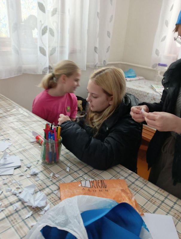 В Крыму прошла акция «Праздничные пасхальные открытки нашим героям» В Крыму прошла акция «Праздничные пасхальные открытки нашим героям»